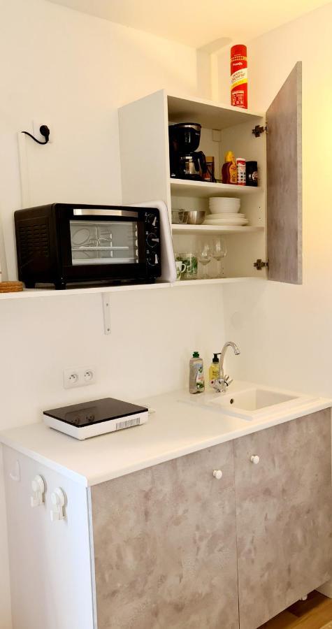 Cosy Studio Dans Le Site Historique De Pezenas Hotel Buitenkant foto